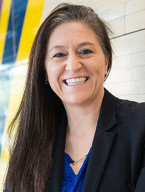 Jennifer Pfeister Headshot